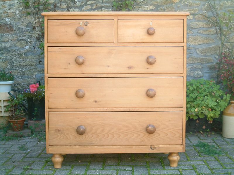 Victorian Antique pine chest of drawers