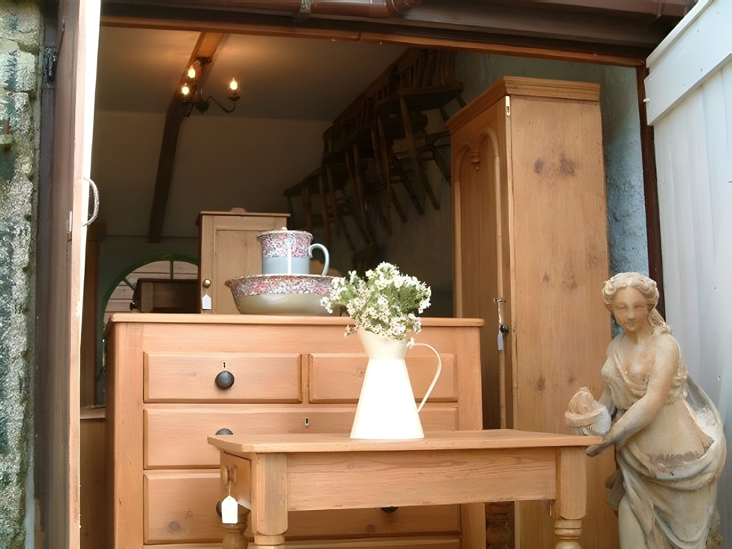 S & H Antiques Antique Pine Furniture Cornwall and the UK