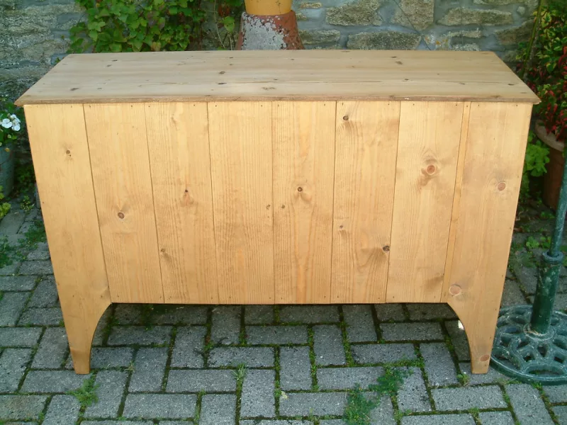 Image of the back of the Victorian pine chest of drawers