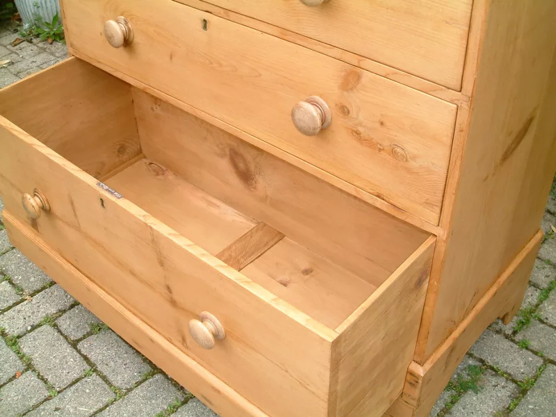 Image of the lower bonnet drawer open