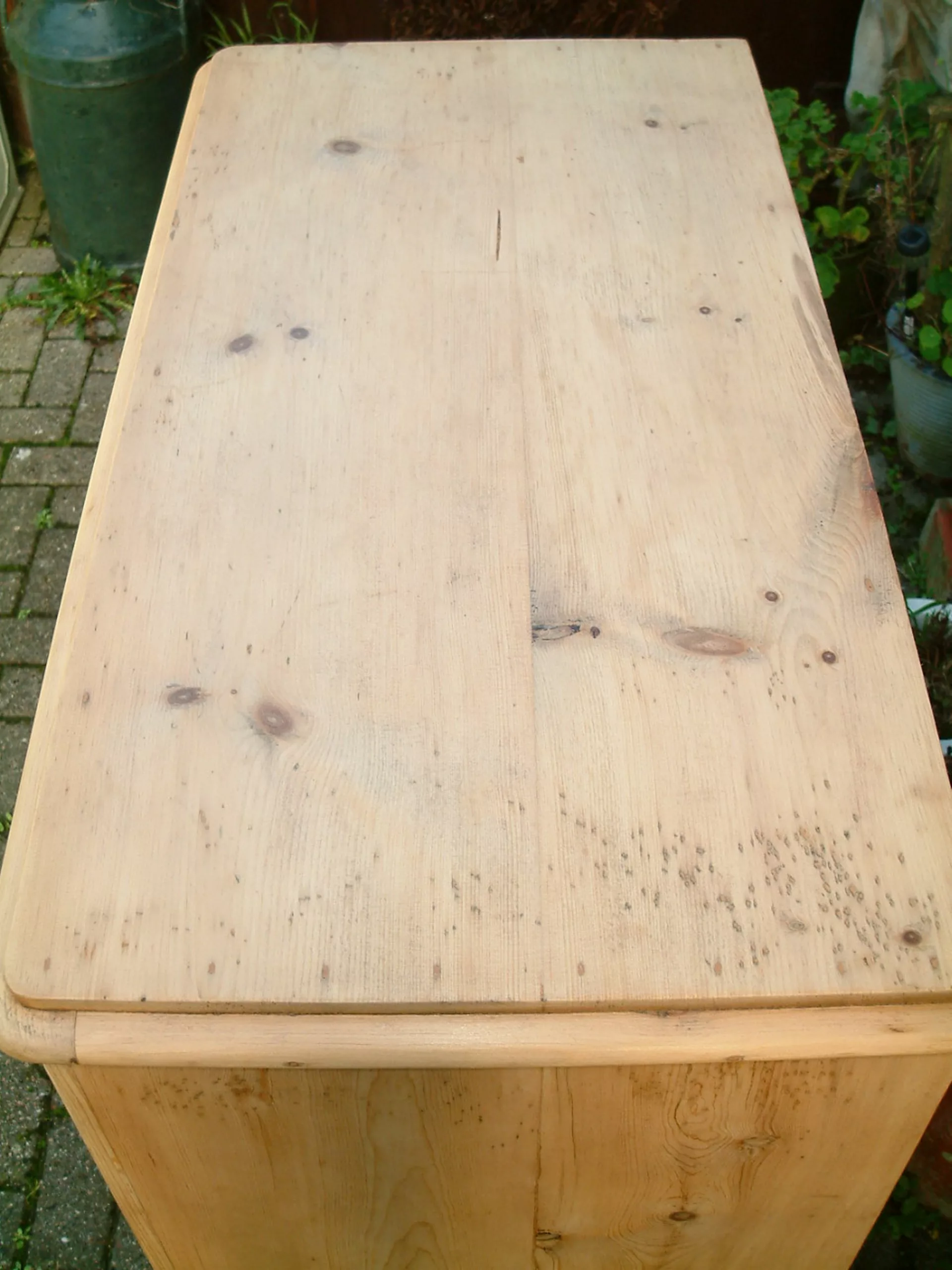 Image of the fine top on the antique pine chest