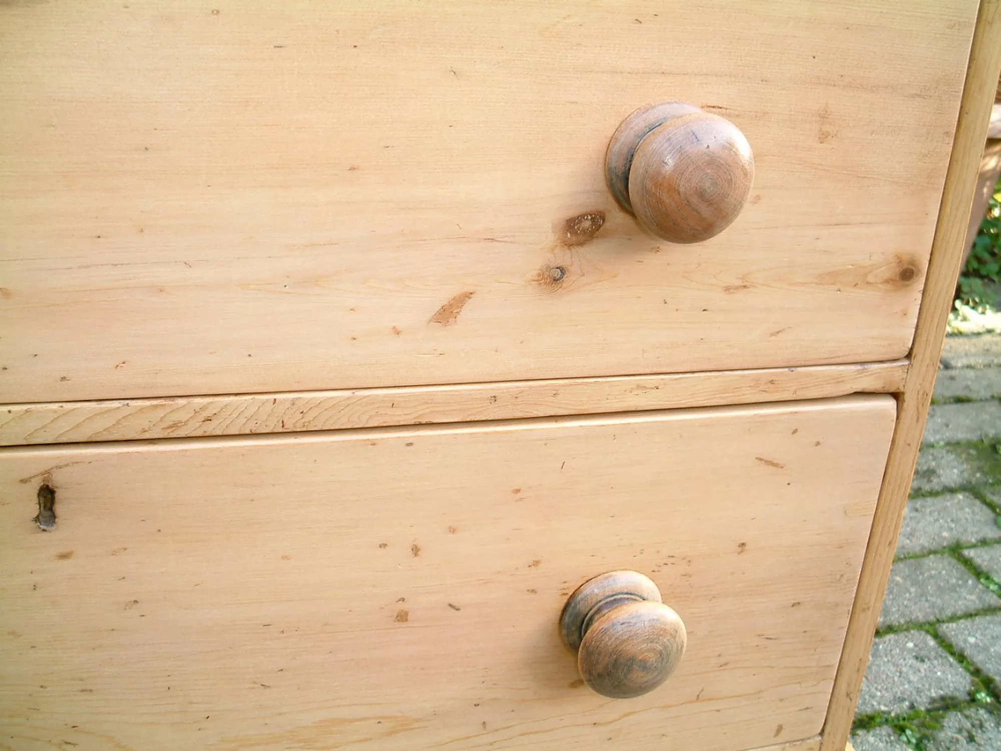 Image showing the quality knobs on the Victorian pine chest of drawers
