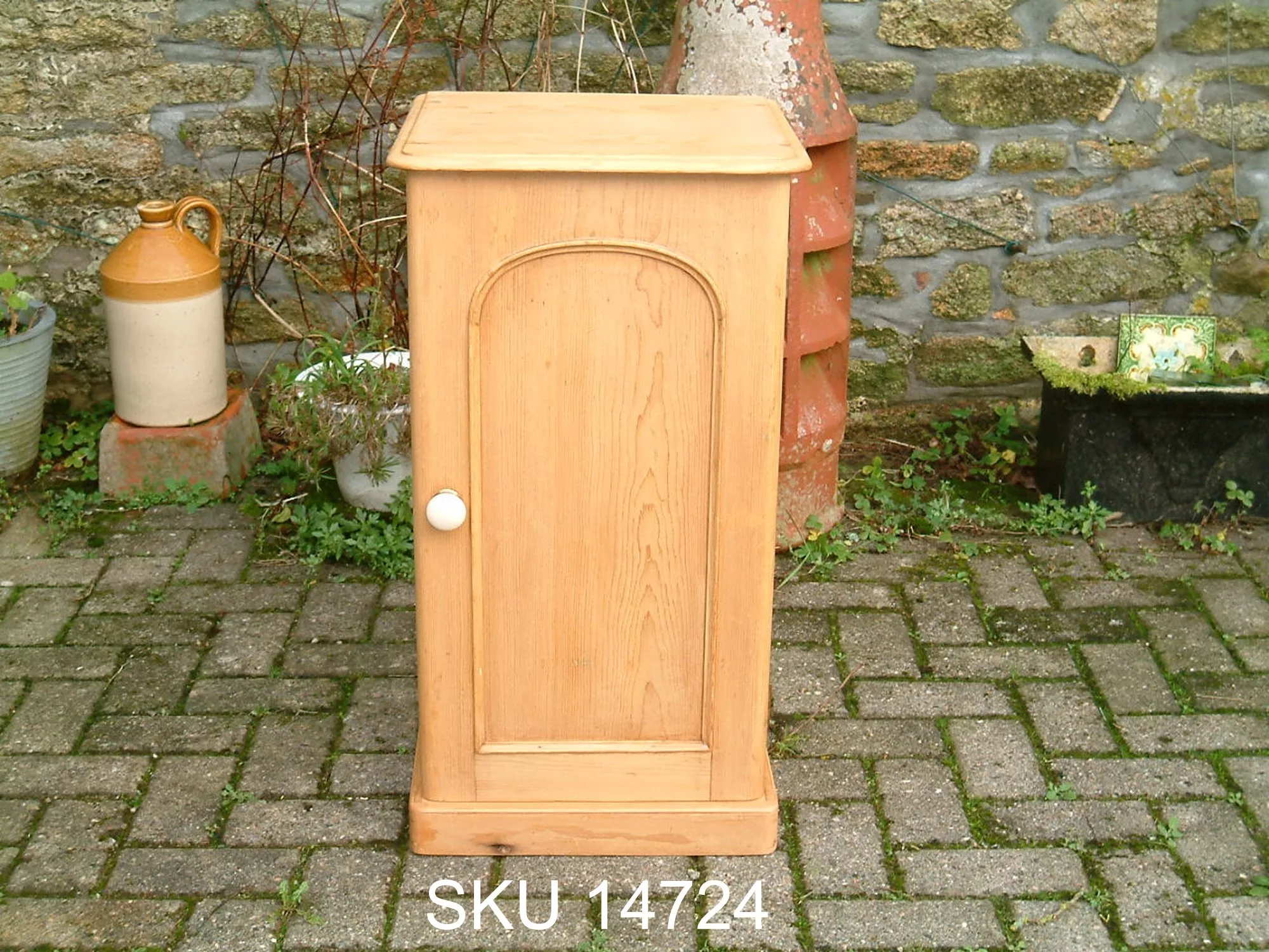 Front image of the Victorian pine pot cupboard