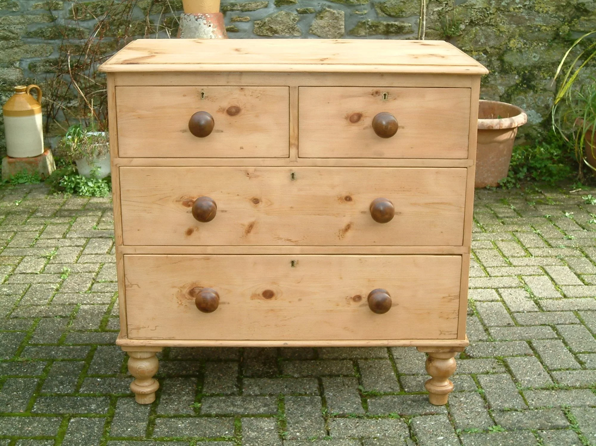 Close image of the old pine chest