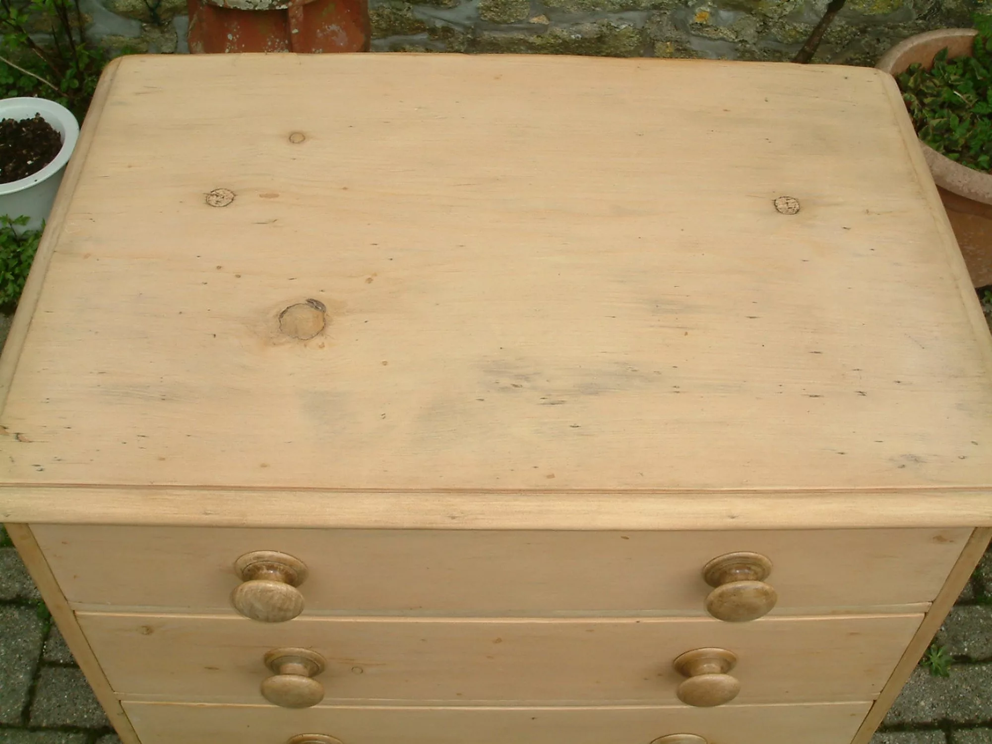 Victorian chest of drawers-top