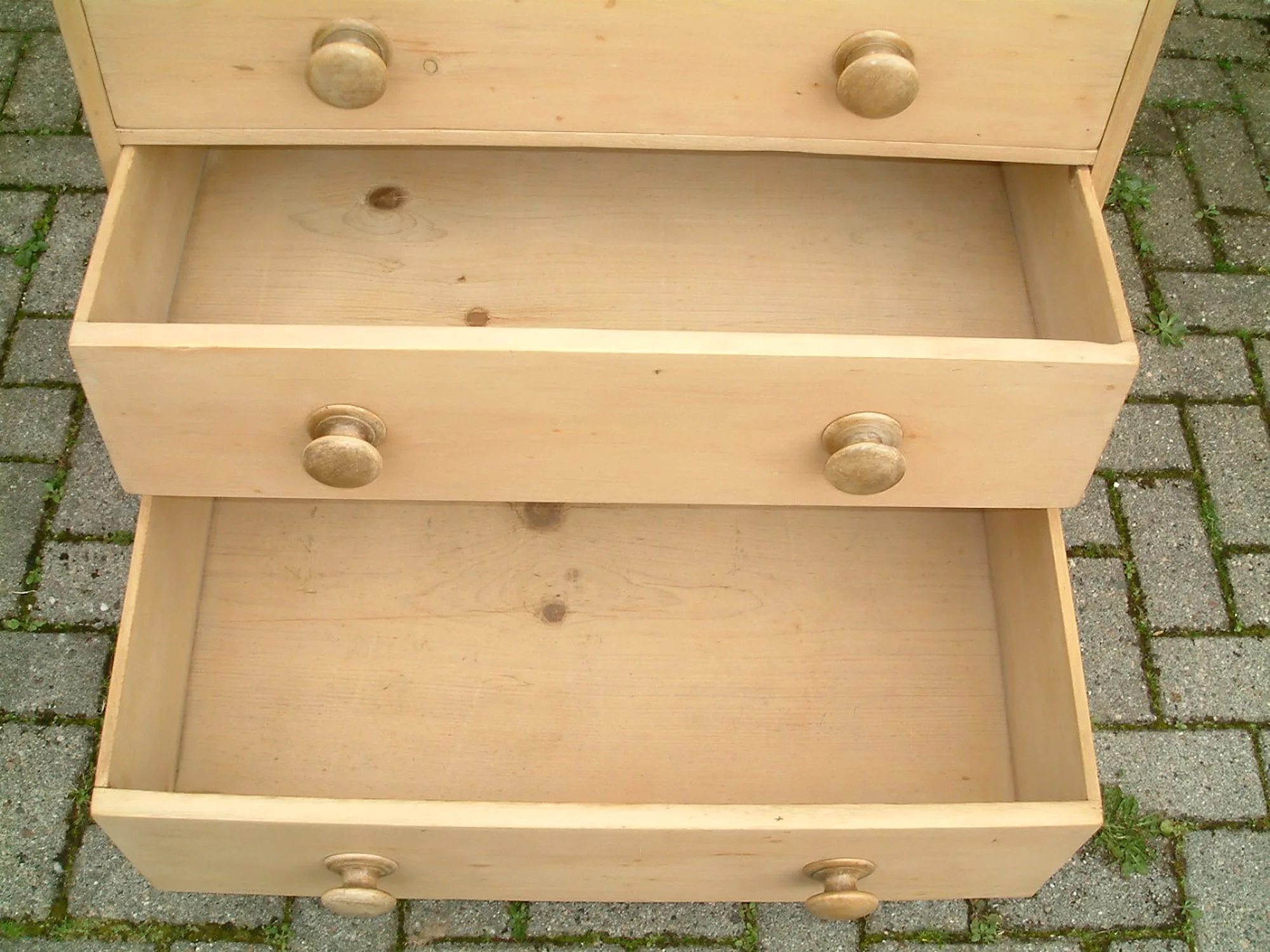 Early Victorian Chest-base drawers open