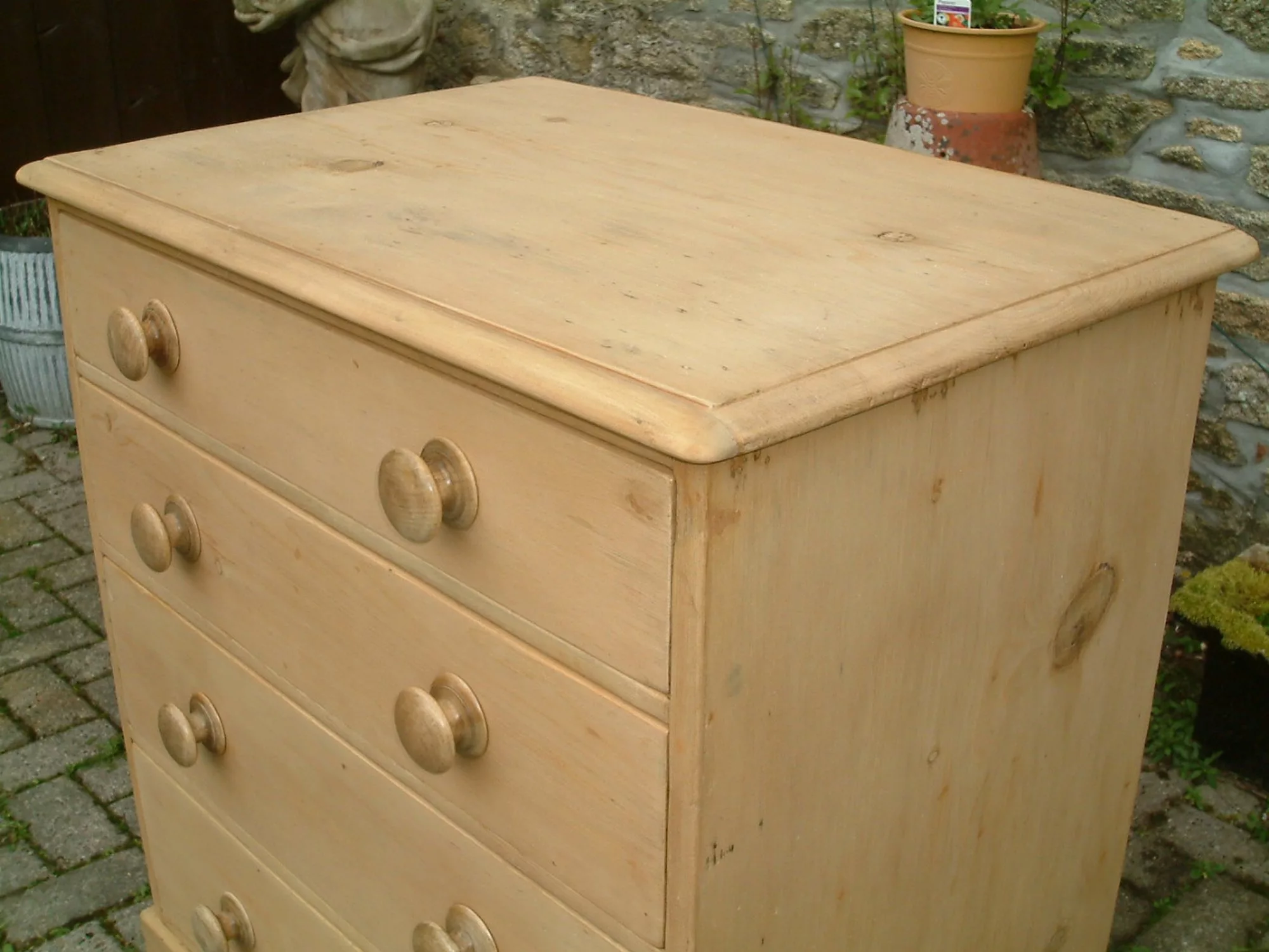 antique pine chest of drawers- top bead
