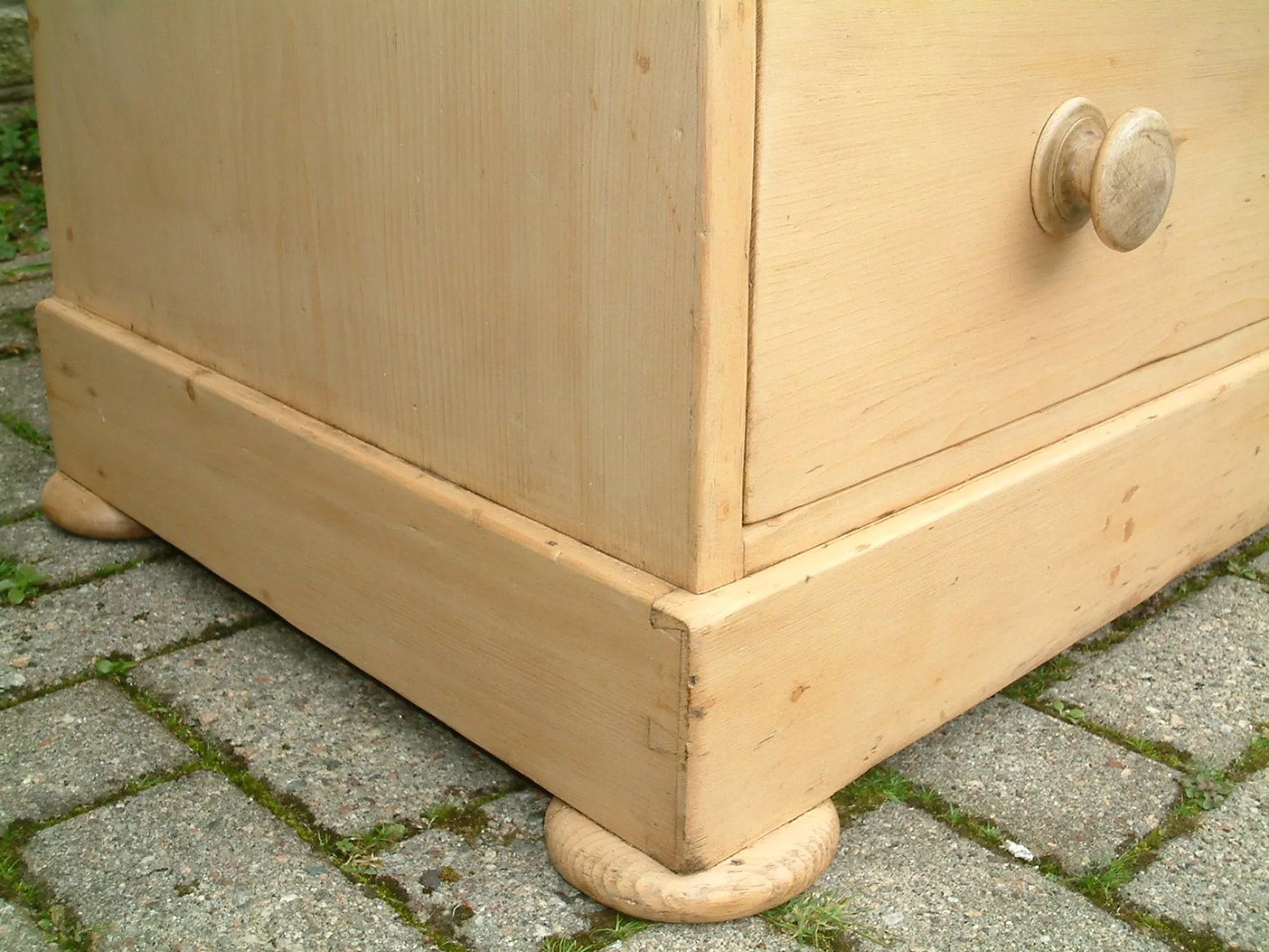 antique pine chest-squat feet