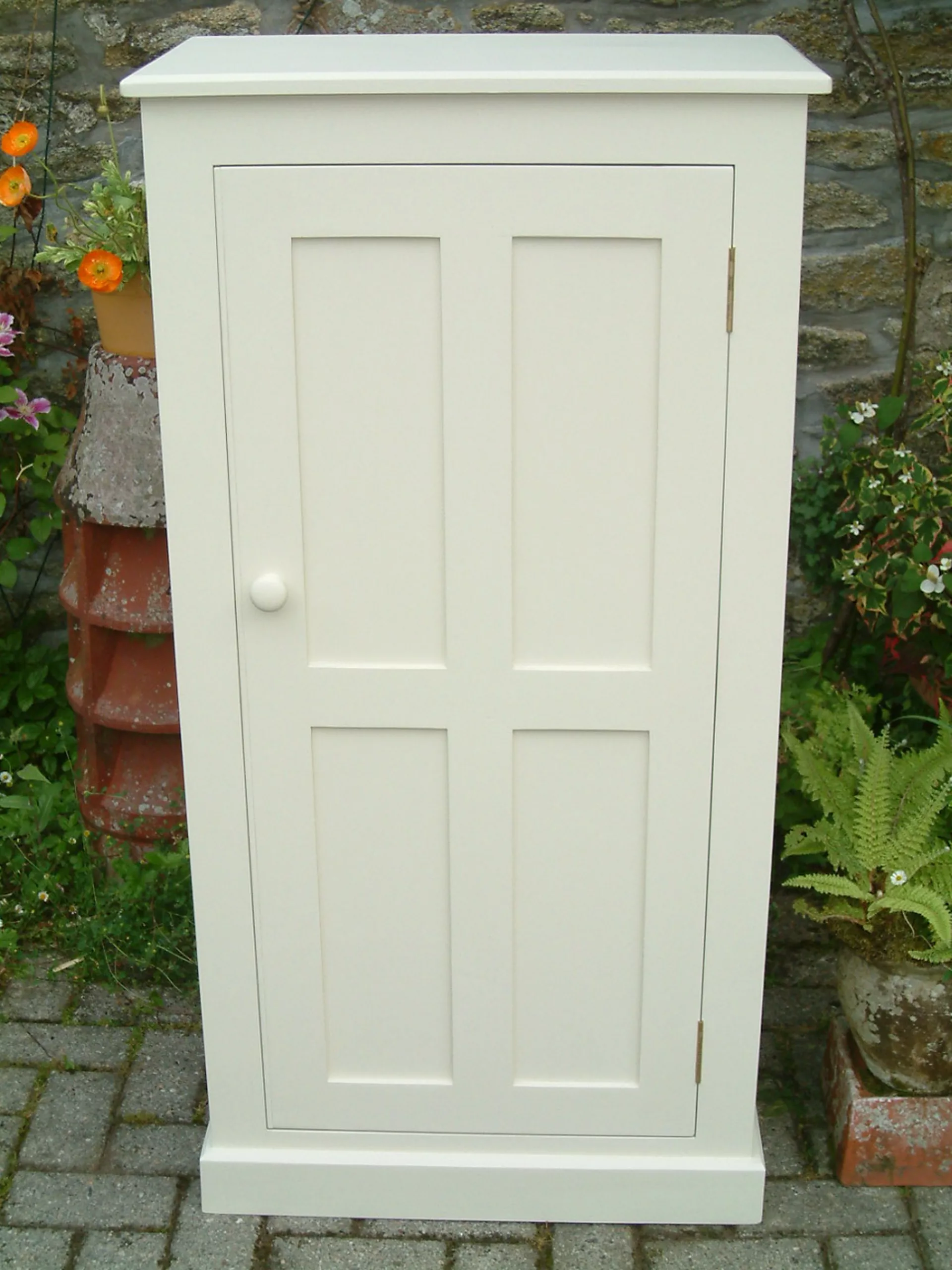 painted pine cupboard - fron