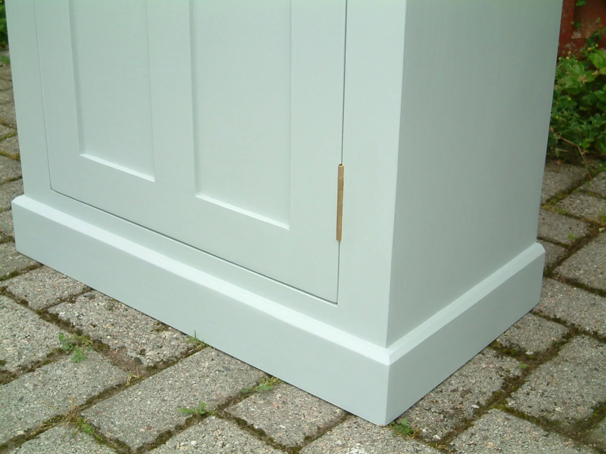 painted cupboard - plinth