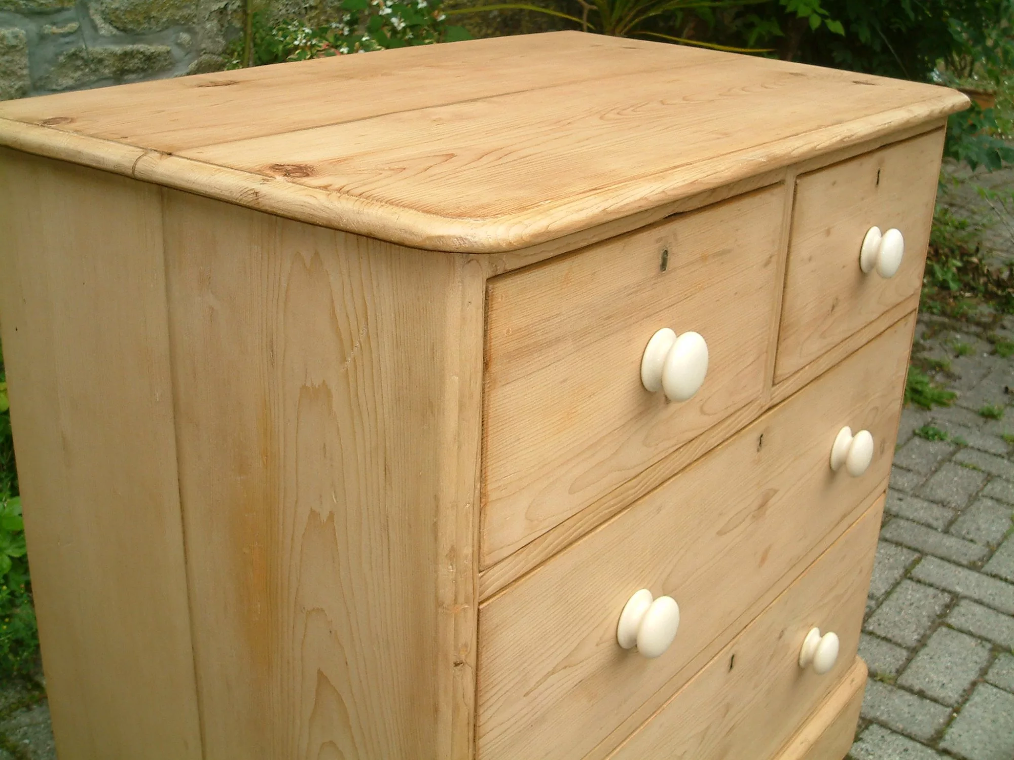 antique pine chest - top bead profile