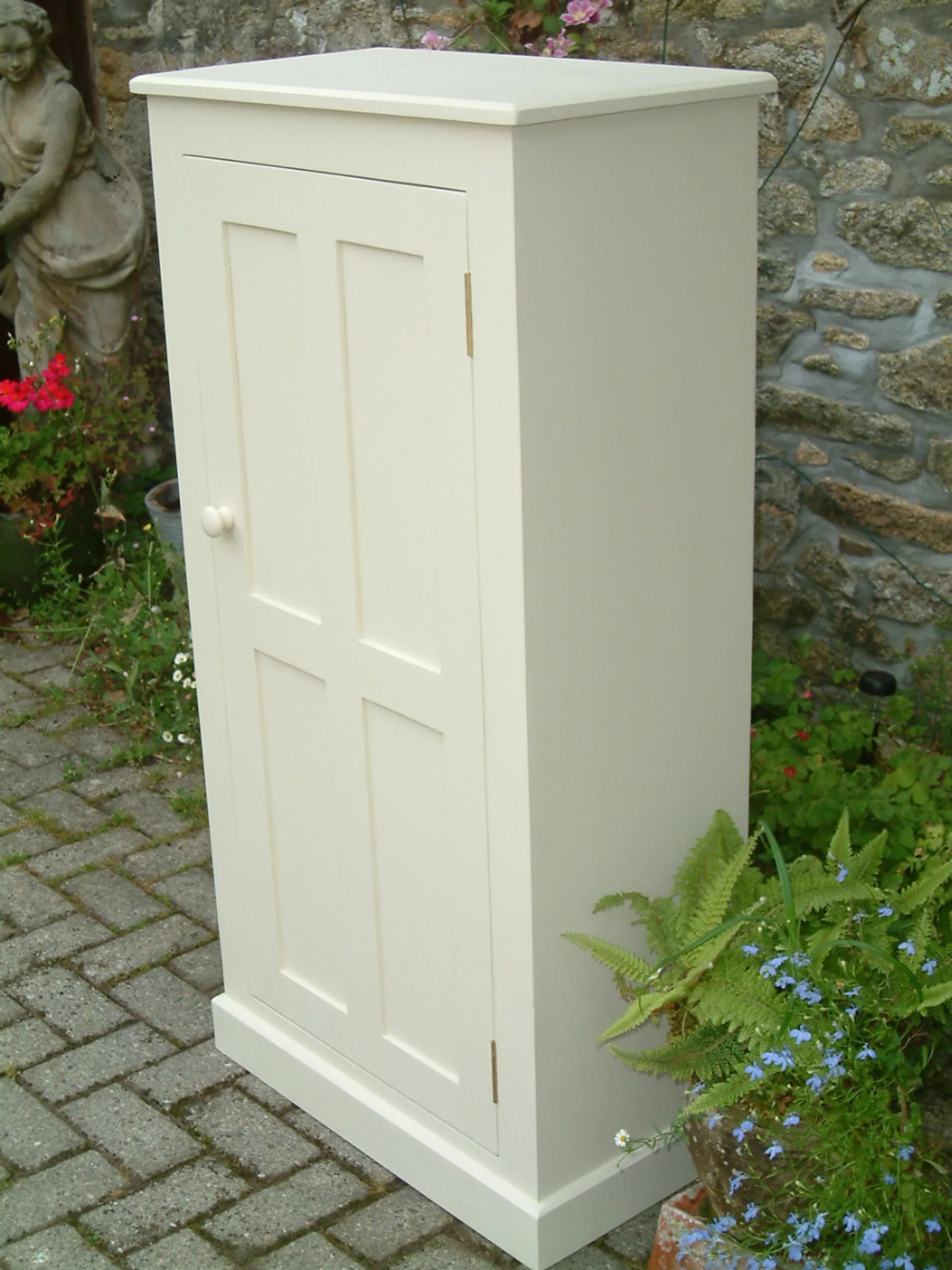painted pine cupboard - right side profile
