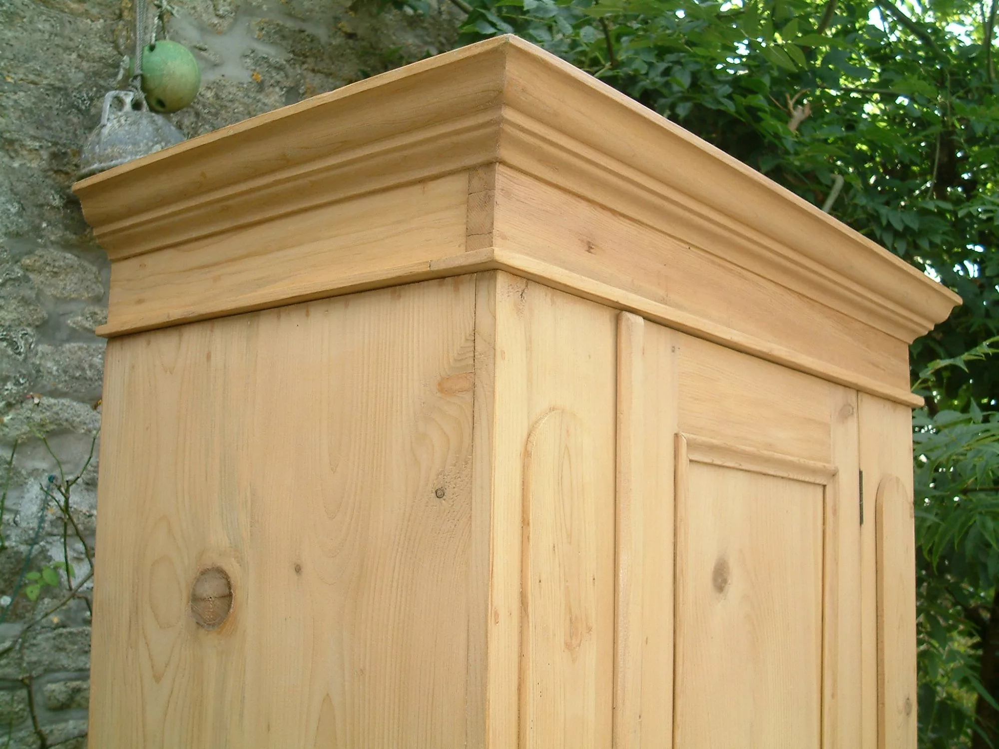 Old pine wardrobe - cornice